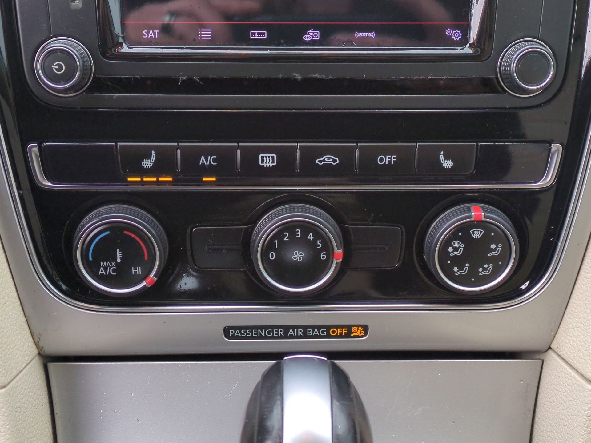 2019 Volkswagen Passat 2.0T Wolfsburg Edition