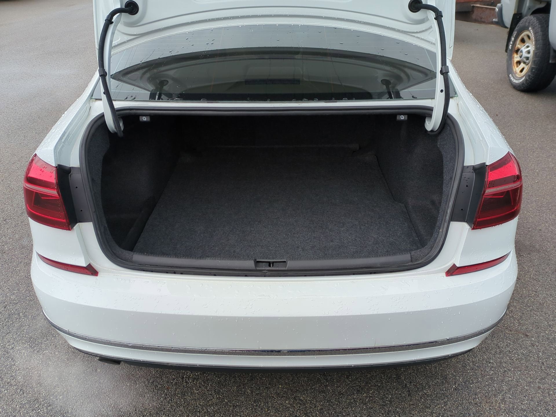 2019 Volkswagen Passat 2.0T Wolfsburg Edition