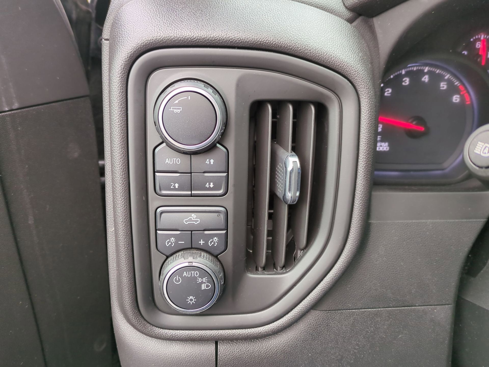 2022 Chevrolet Silverado 1500 Custom Trail Boss