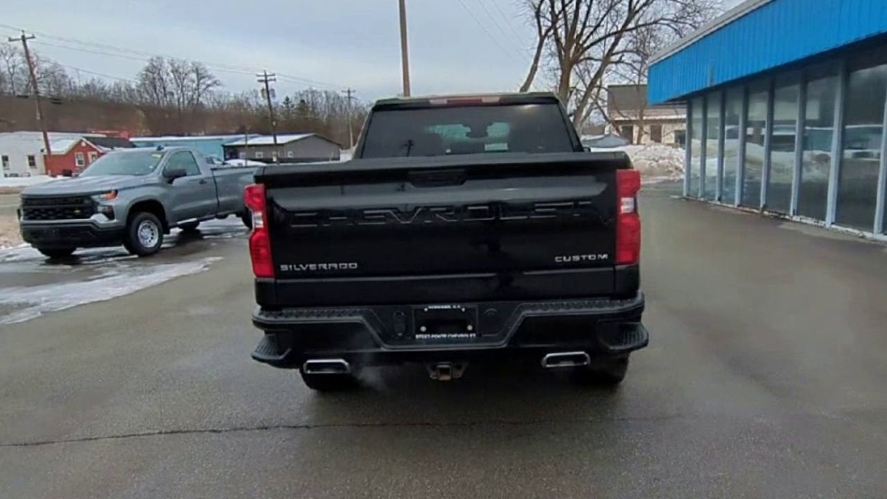 2022 Chevrolet Silverado 1500 Custom Trail Boss