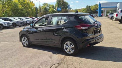 2022 Nissan Kicks S Xtronic CVT
