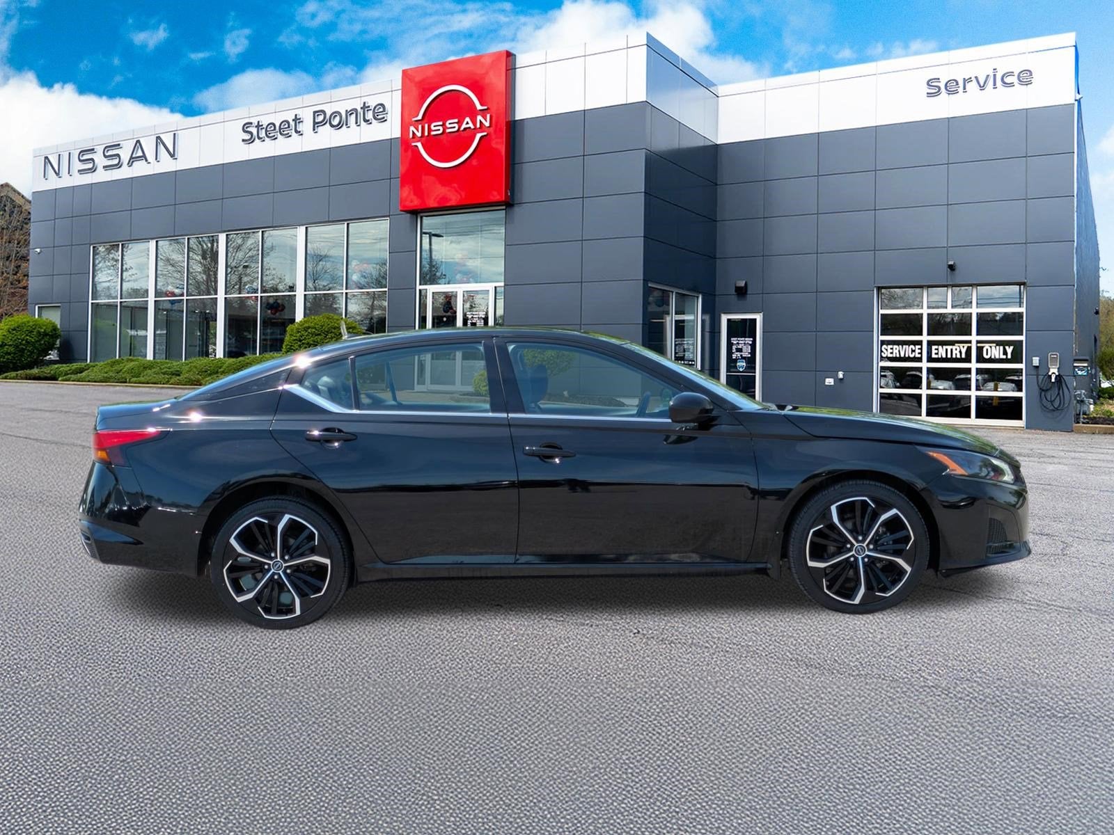 2023 Nissan Altima 2.5 SR