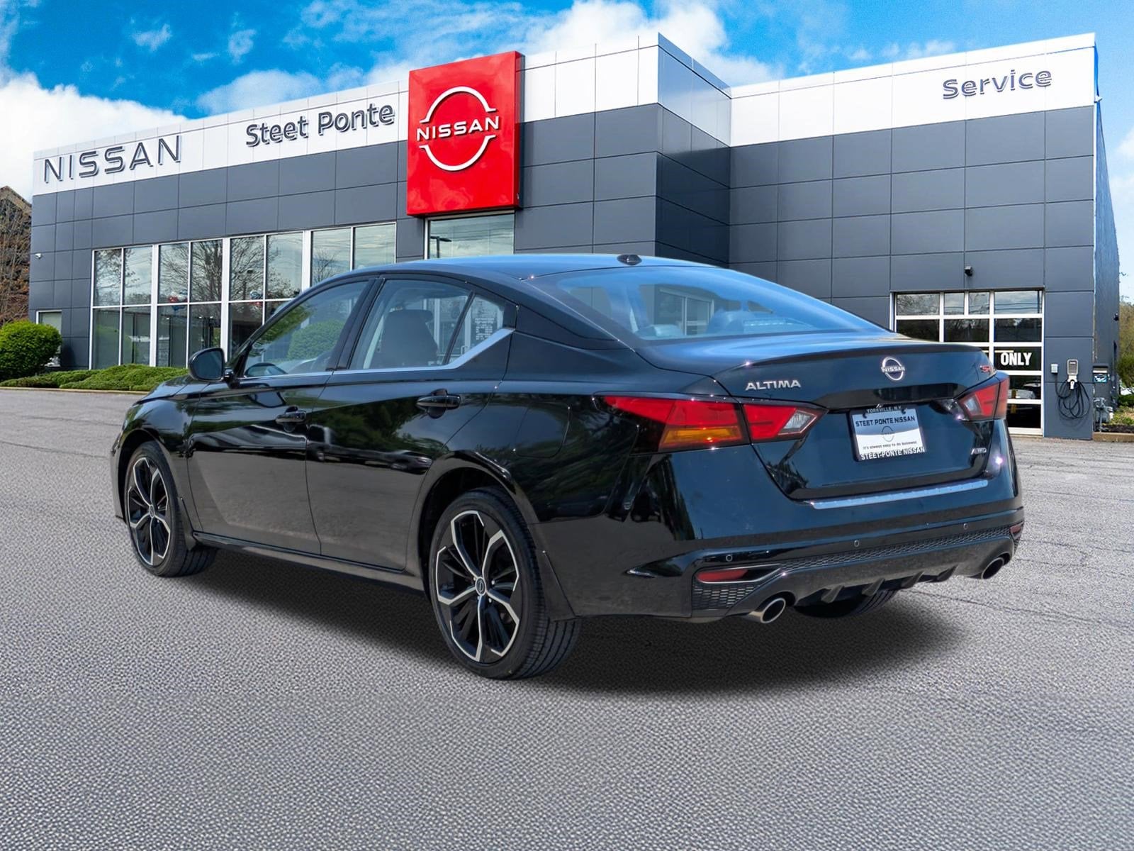 2023 Nissan Altima 2.5 SR