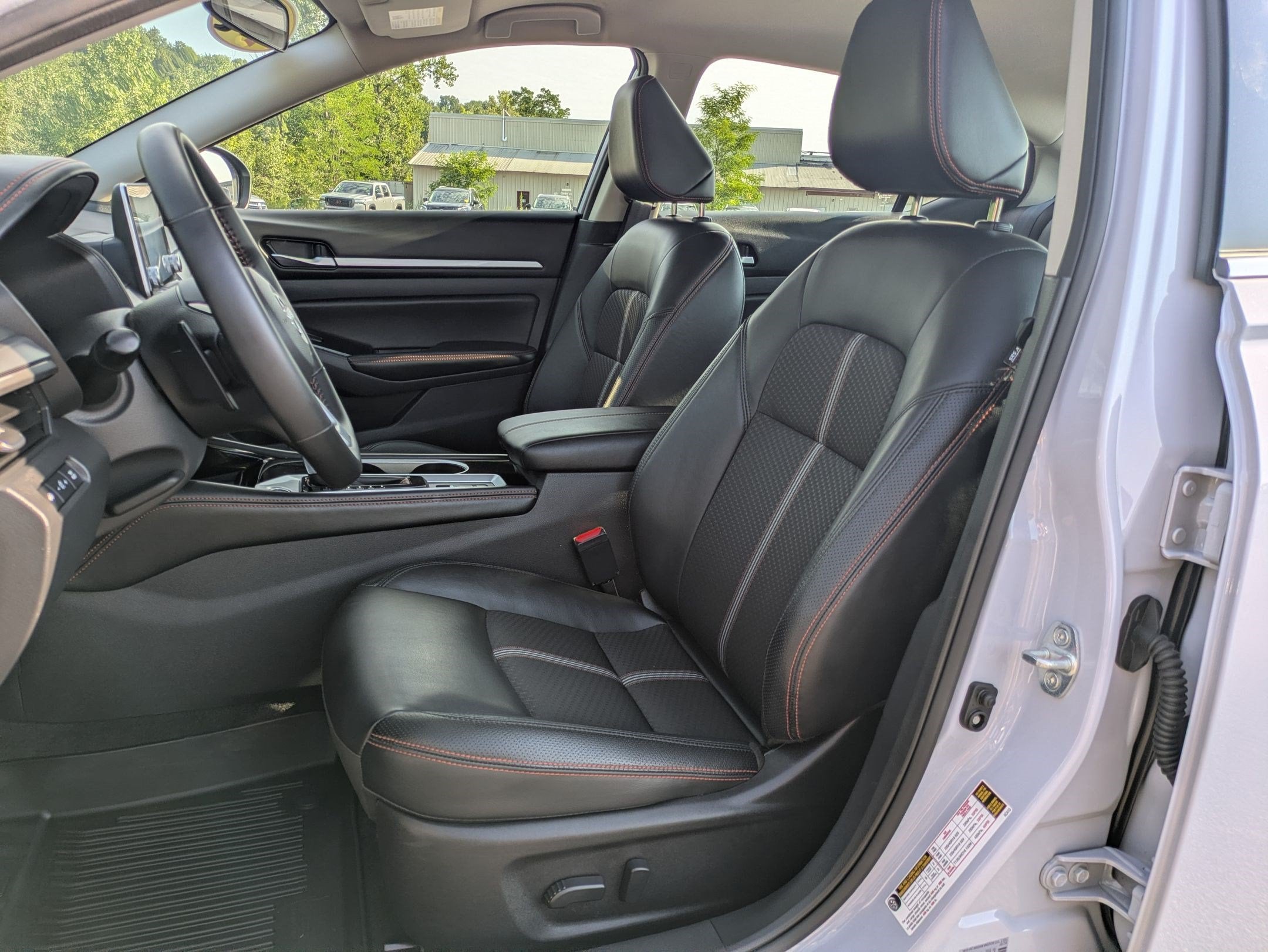2025 Nissan Altima SR