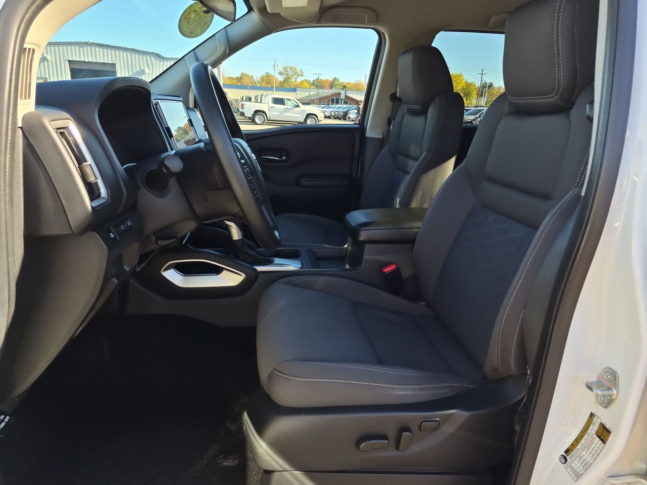 2025 Nissan Frontier SV