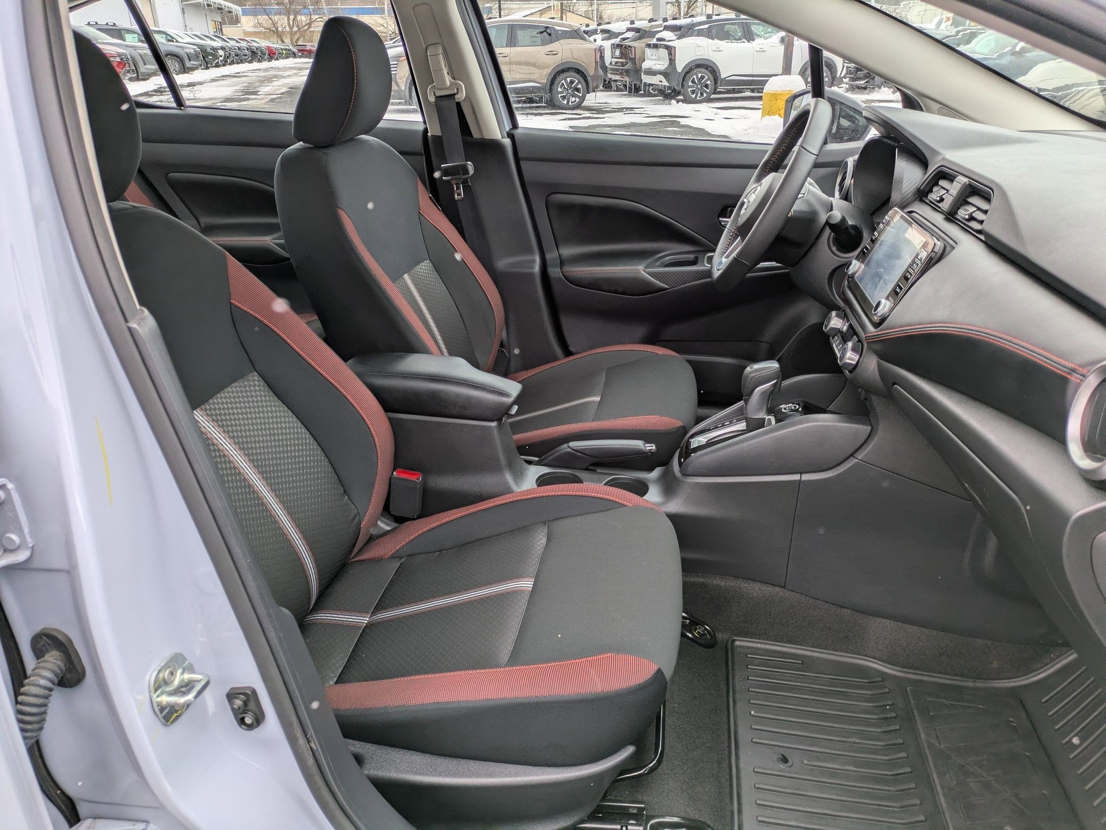 2025 Nissan Versa SR