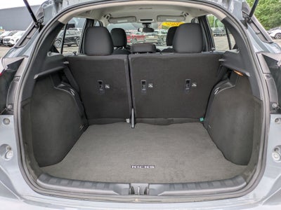 2022 Nissan Kicks SR