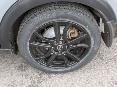 2022 Nissan Kicks SR