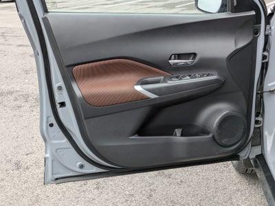 2022 Nissan Kicks SR