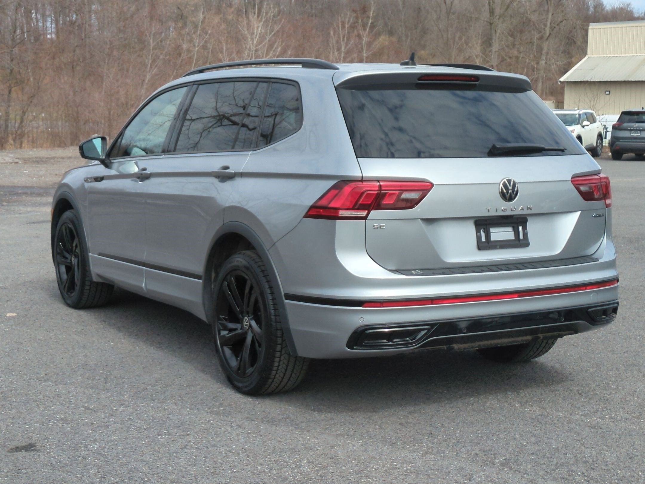 2023 Volkswagen Tiguan SE R-Line Black