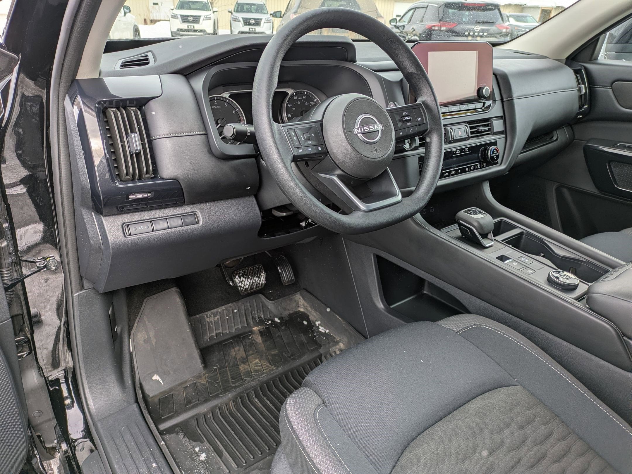 2025 Nissan Pathfinder S