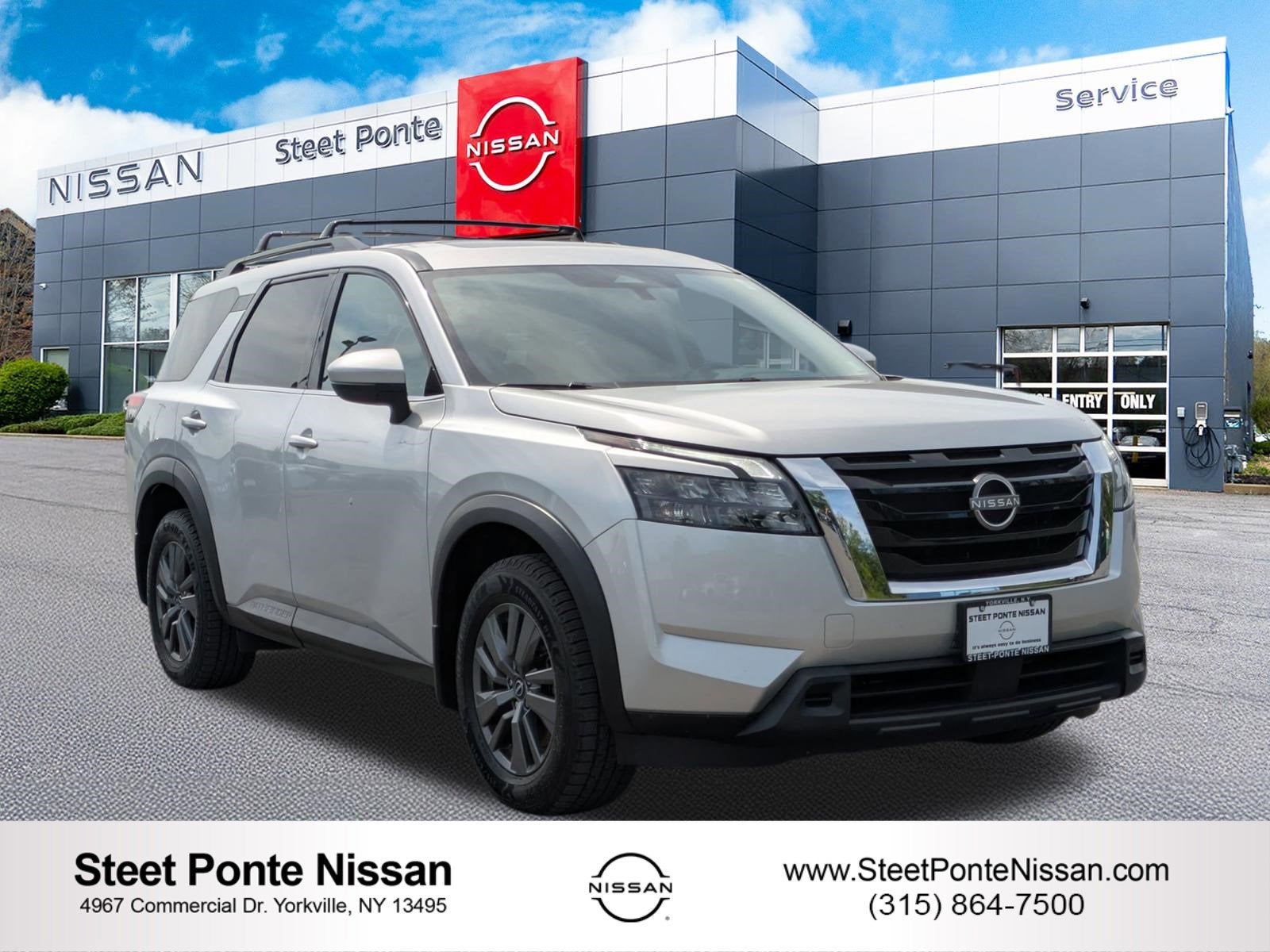 2023 Nissan Pathfinder SV