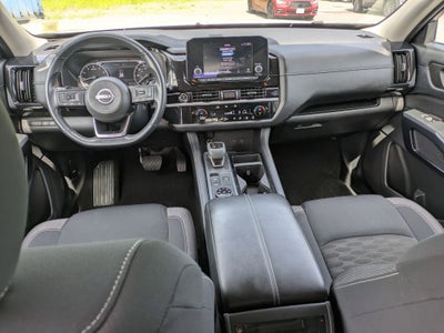 2023 Nissan Pathfinder SV