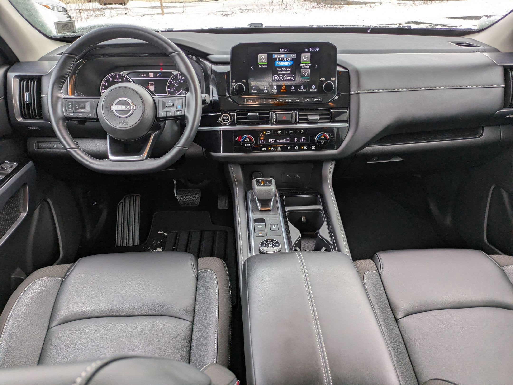 2024 Nissan Pathfinder SL