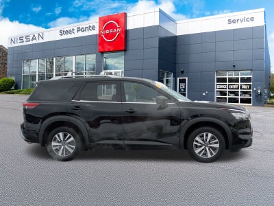 2024 Nissan Pathfinder SL