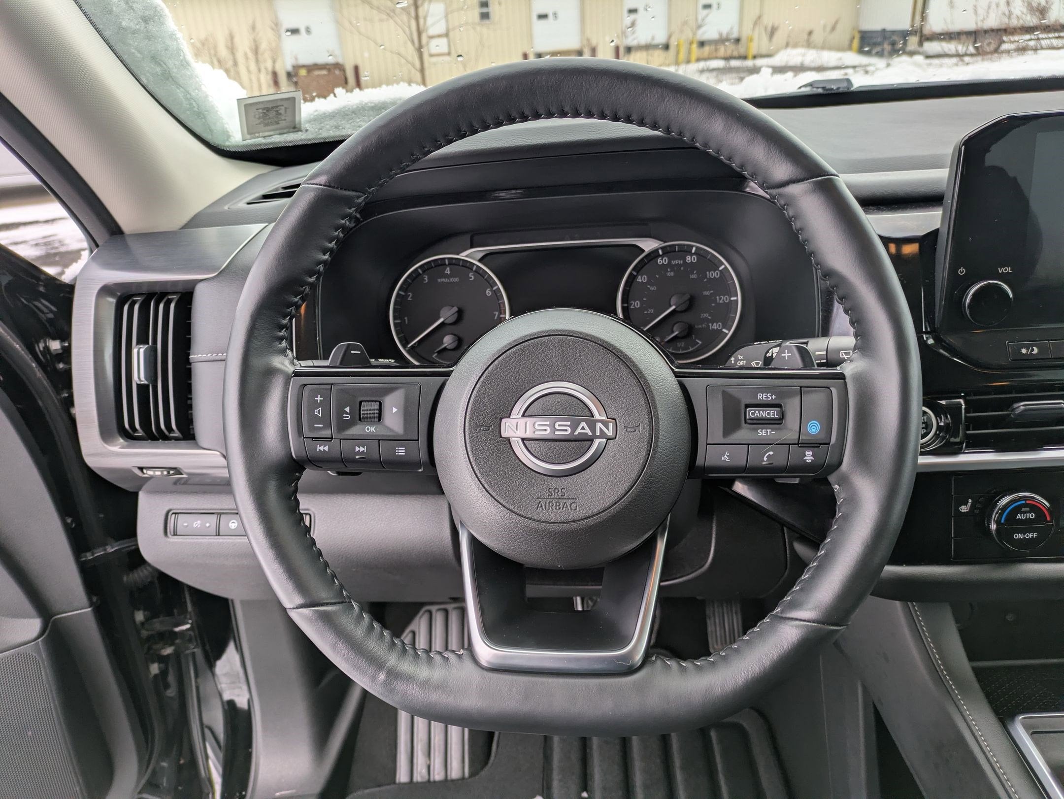 2024 Nissan Pathfinder SL