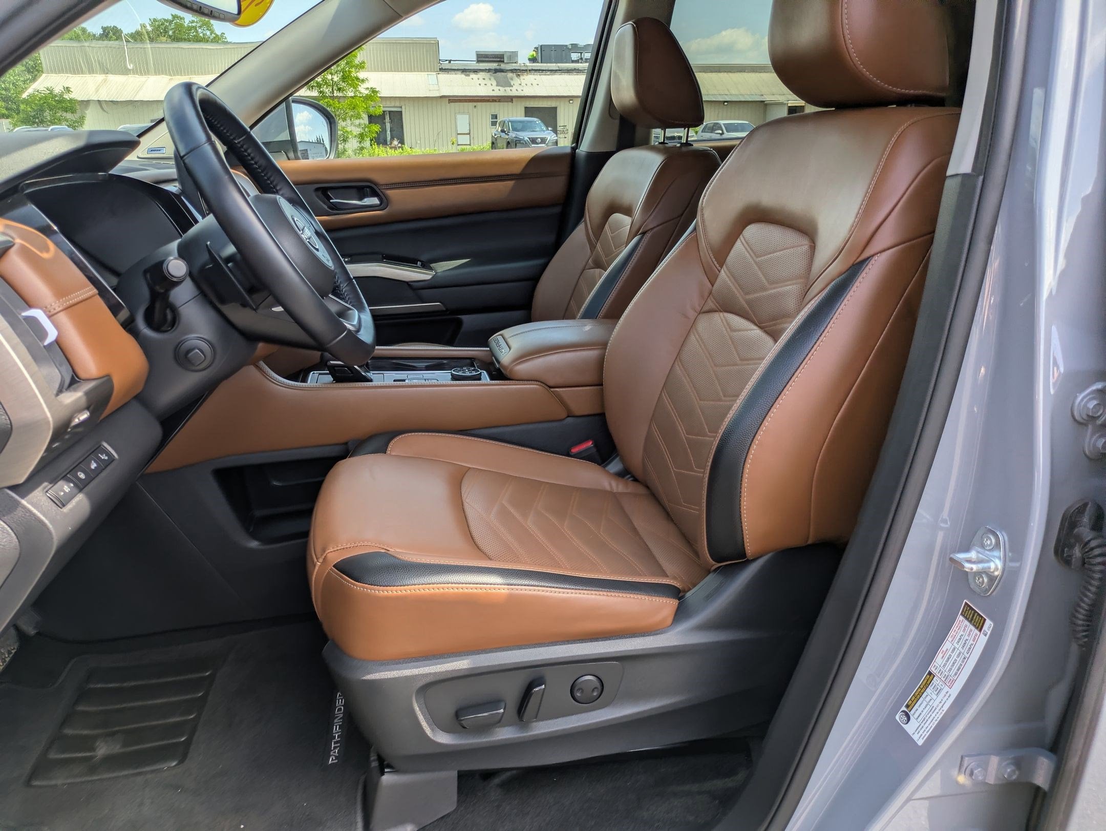 2022 Nissan Pathfinder Platinum