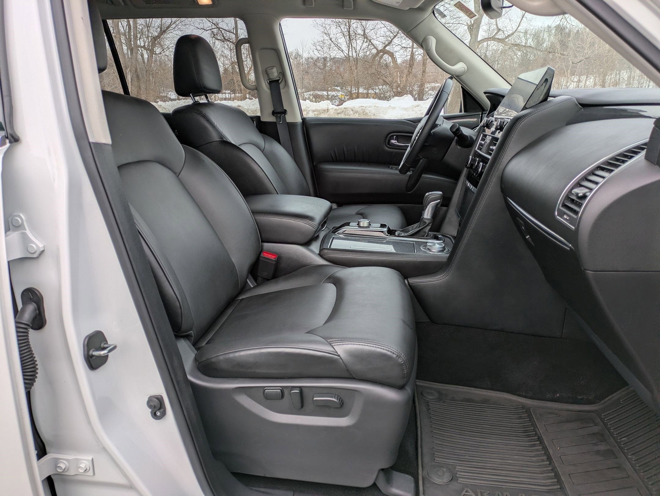 2024 Nissan Armada SV