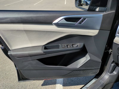2025 Volkswagen Taos SE