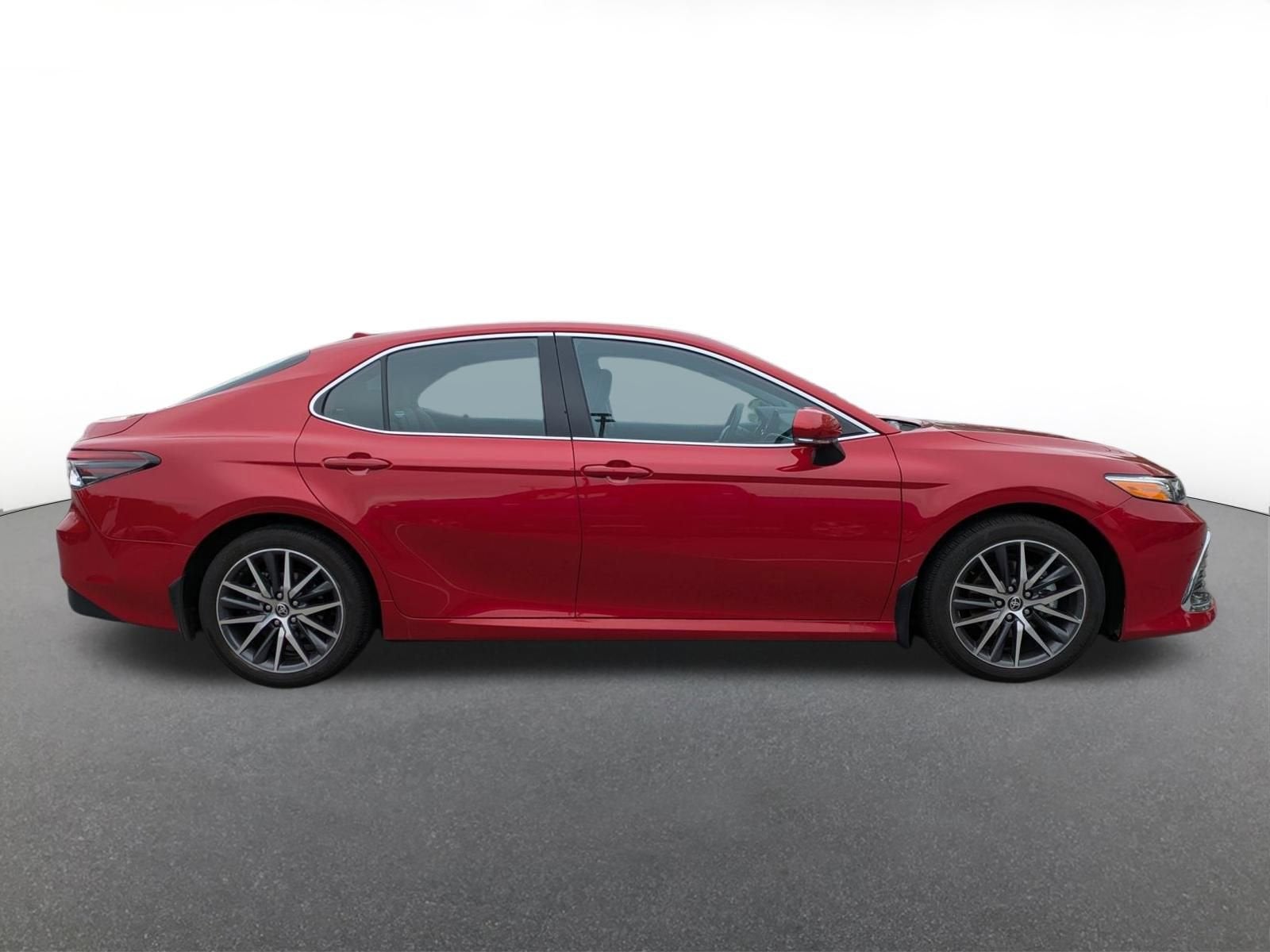 2024 Toyota Camry Hybrid XLE