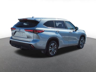 2023 Toyota Highlander Base