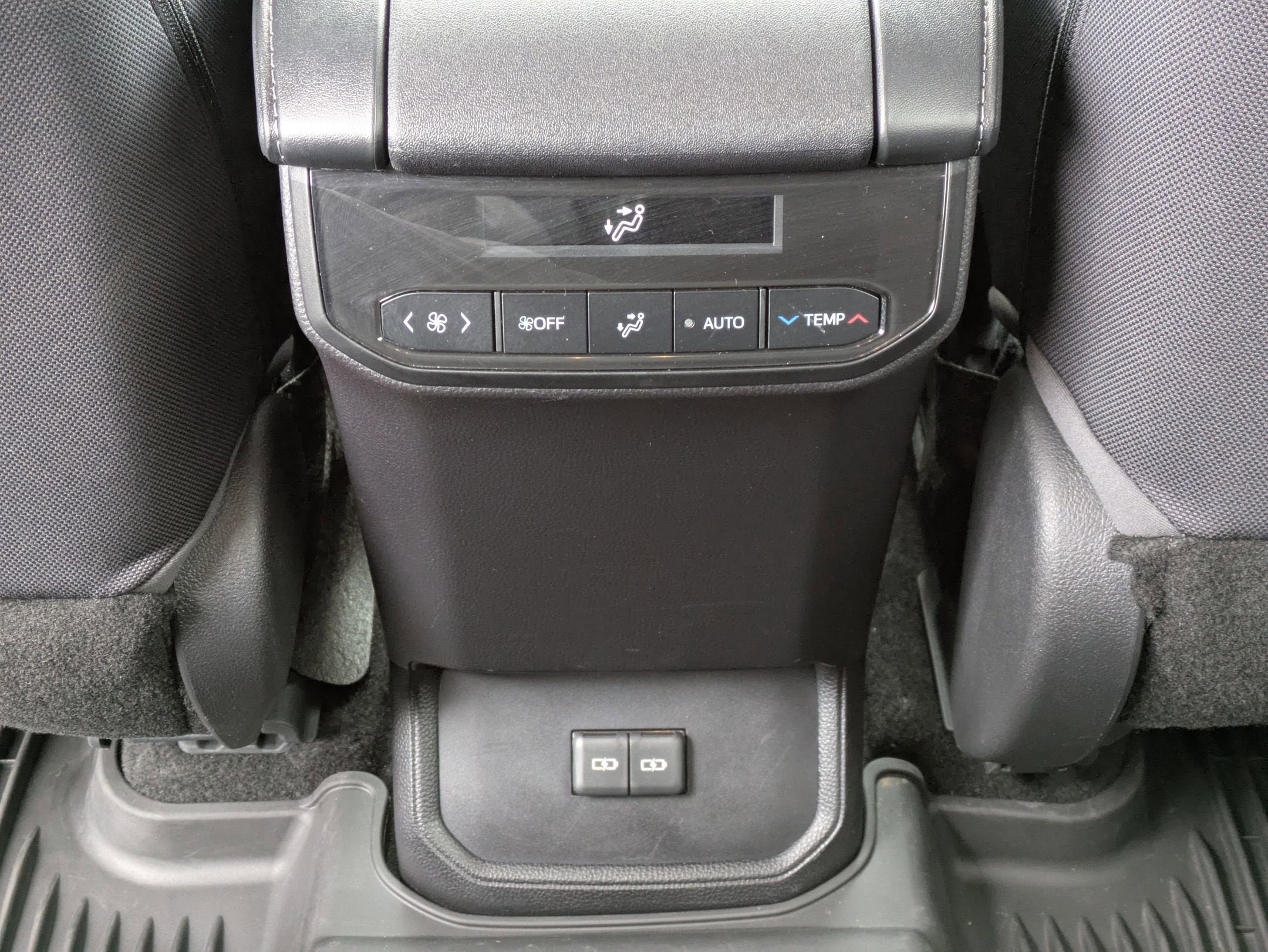 2023 Toyota Highlander Base