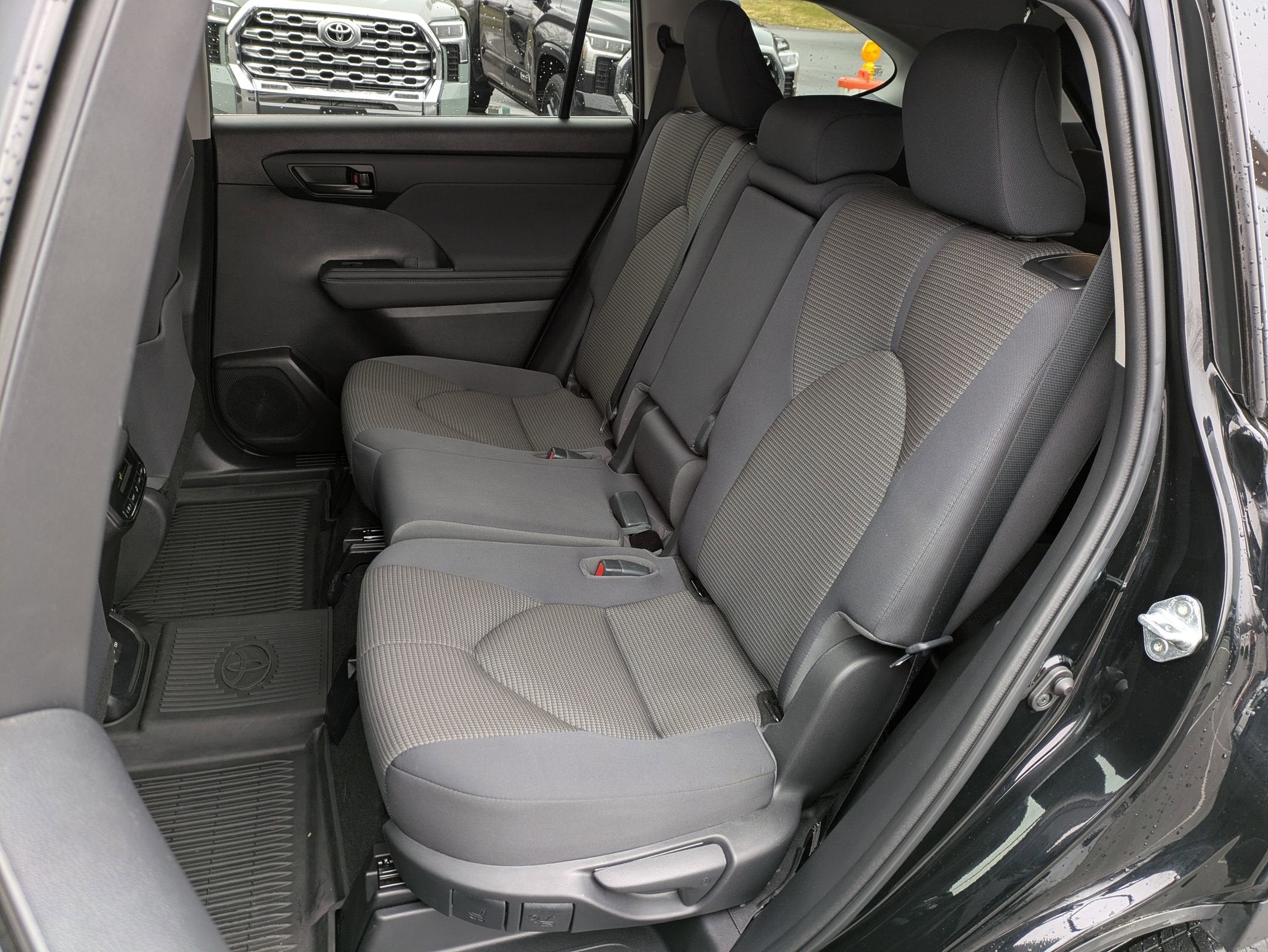 2023 Toyota Highlander Base