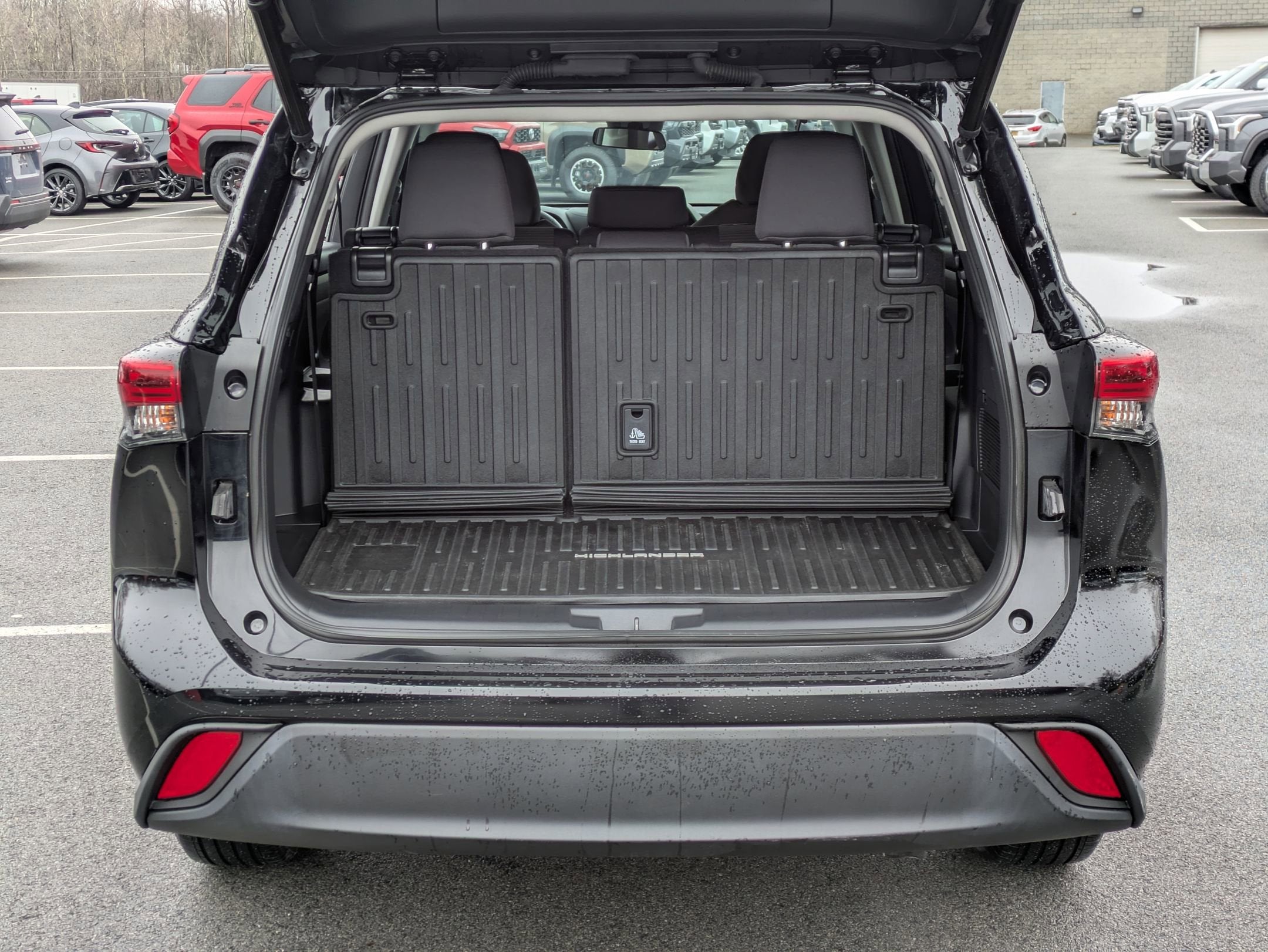 2023 Toyota Highlander Base