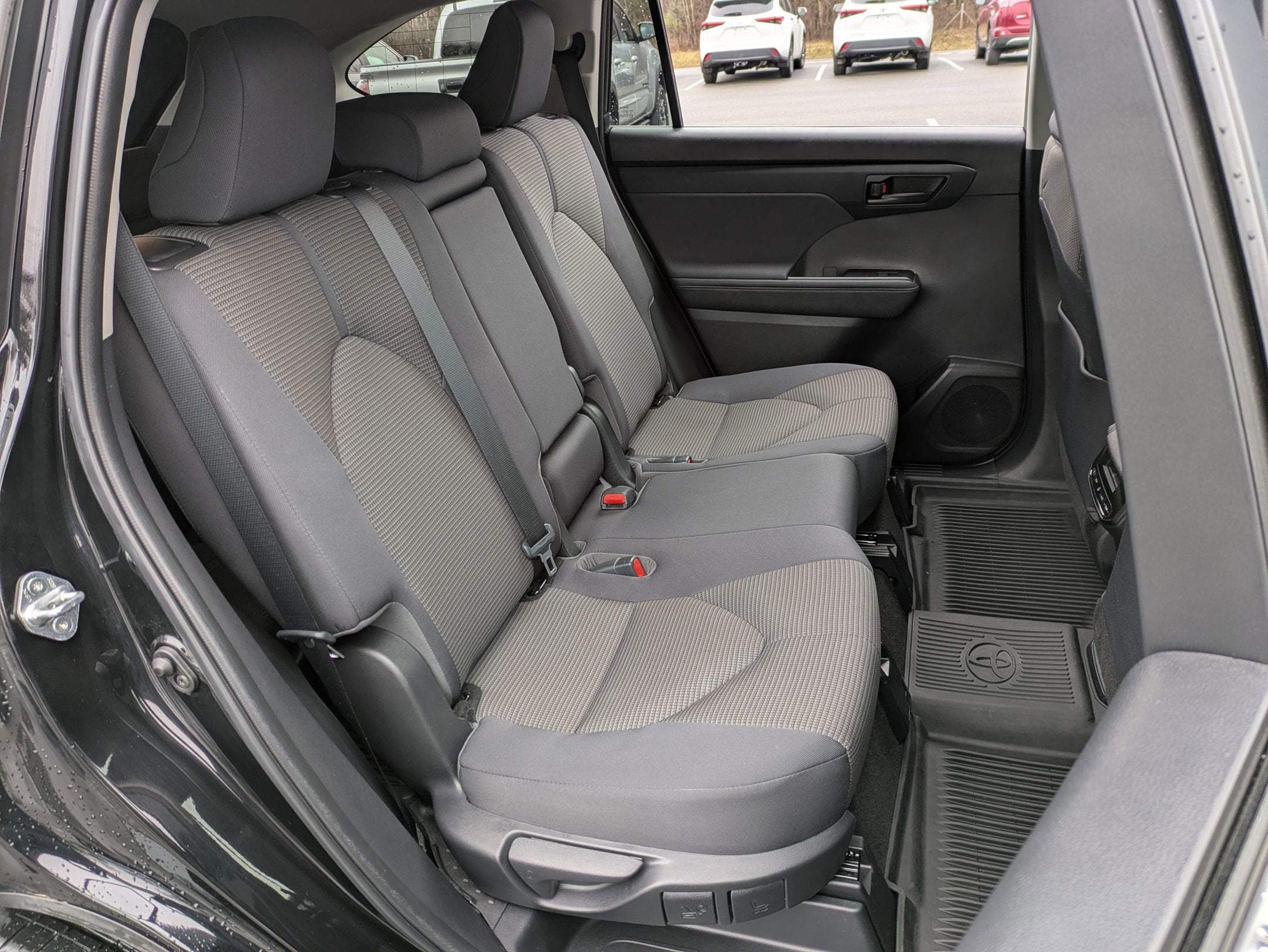 2023 Toyota Highlander Base