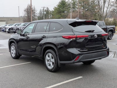 2023 Toyota Highlander Base