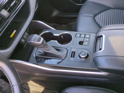 2023 Toyota Highlander Base