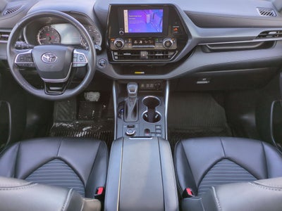 2023 Toyota Highlander Base