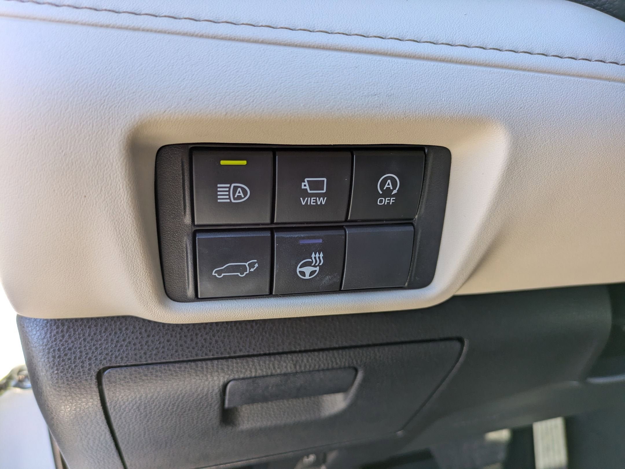 2023 Toyota Highlander Base