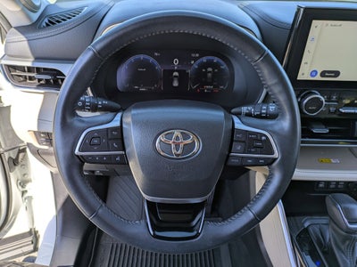 2023 Toyota Highlander Base
