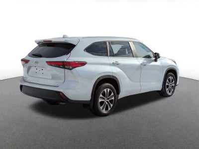 2023 Toyota Highlander Base