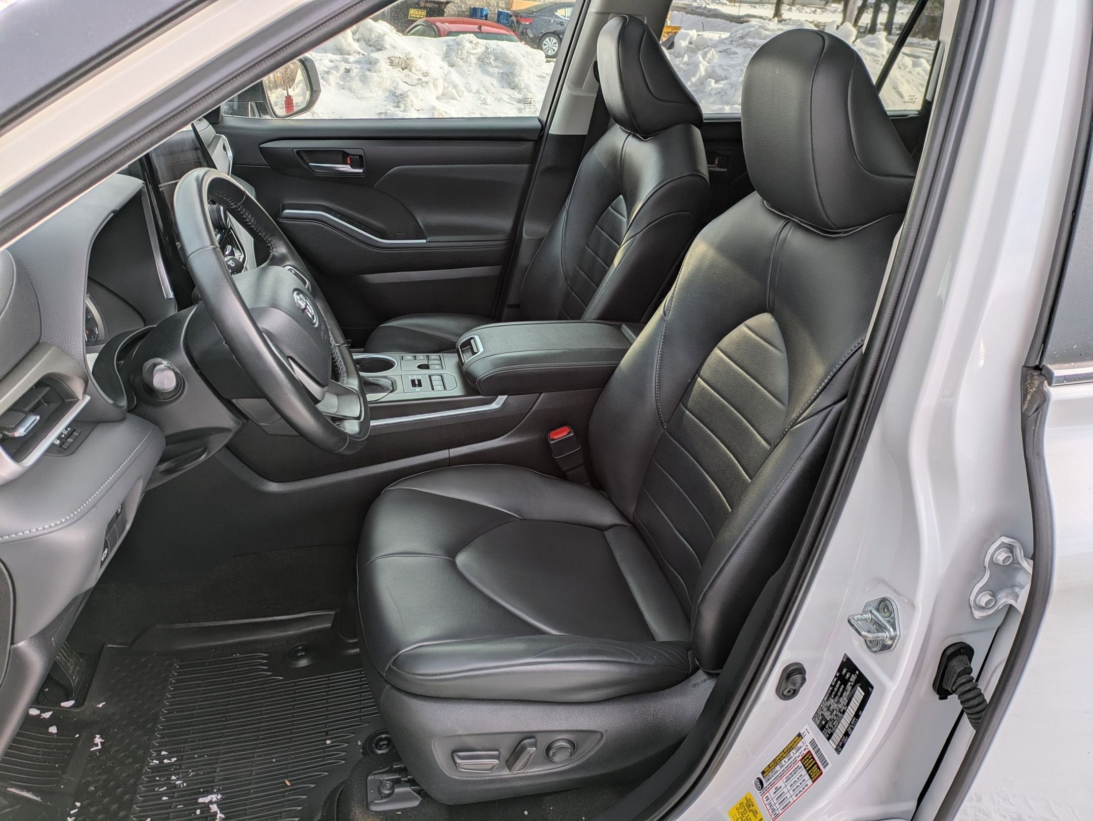 2023 Toyota Highlander Base