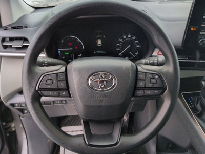 2023 Toyota Sienna LE