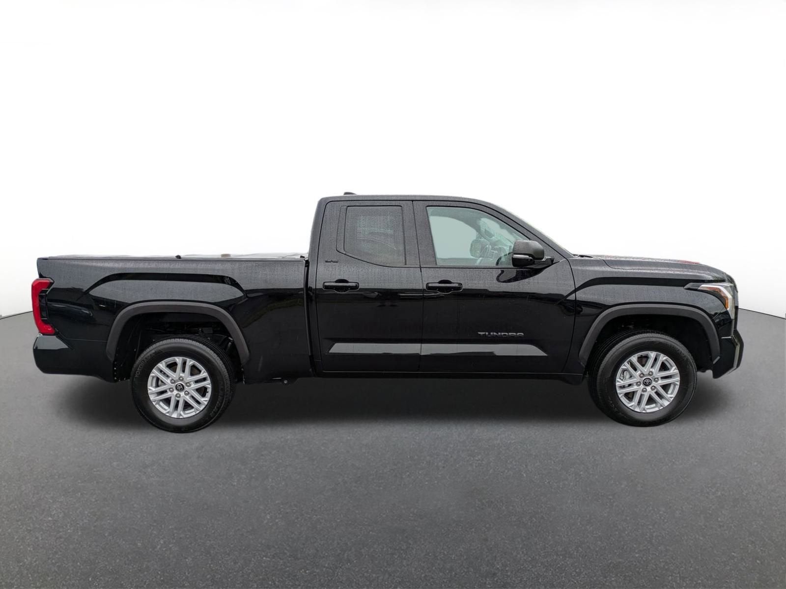 2022 Toyota Tundra 4WD SR5