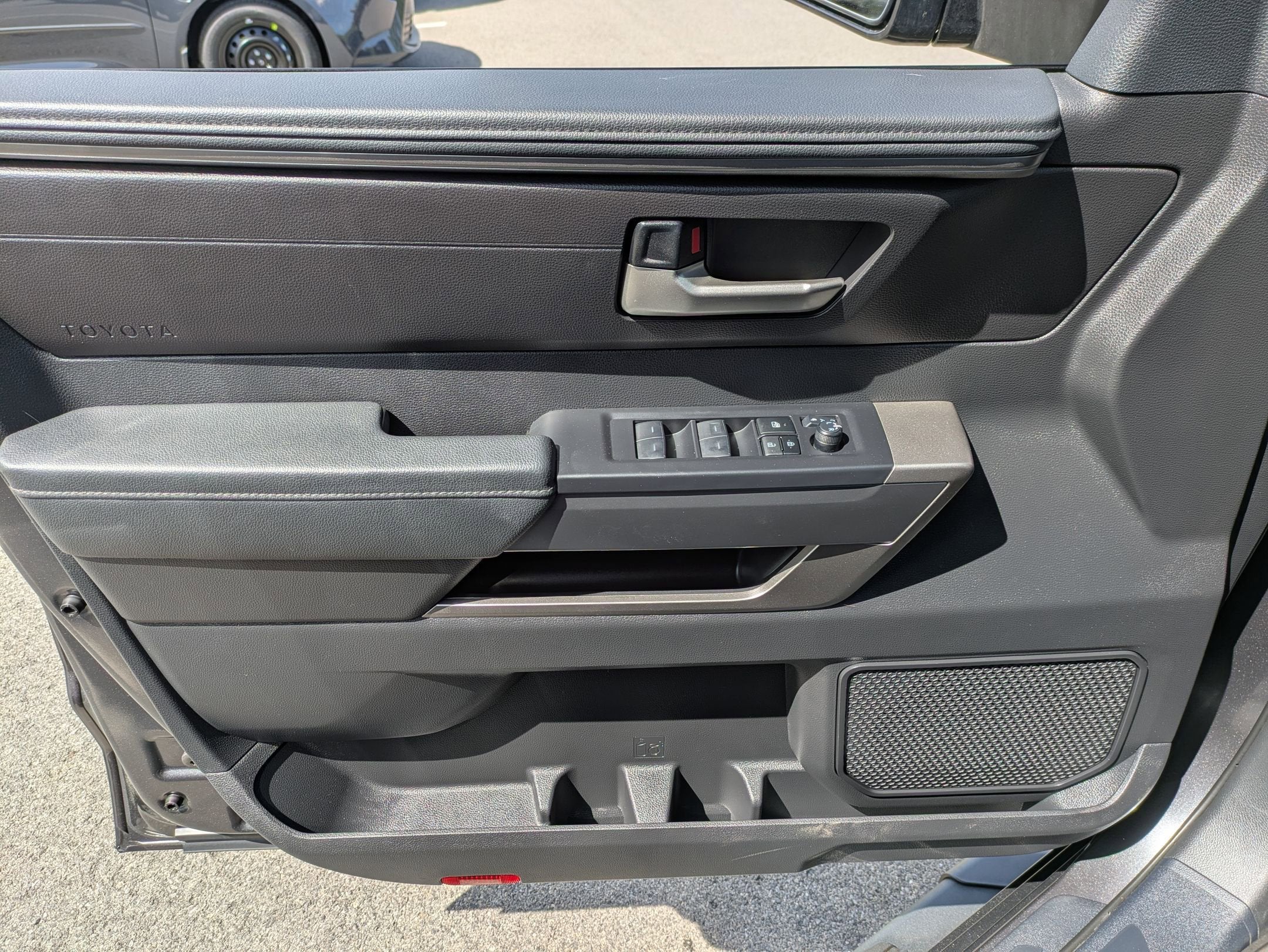 2024 Toyota Tundra 4WD SR5
