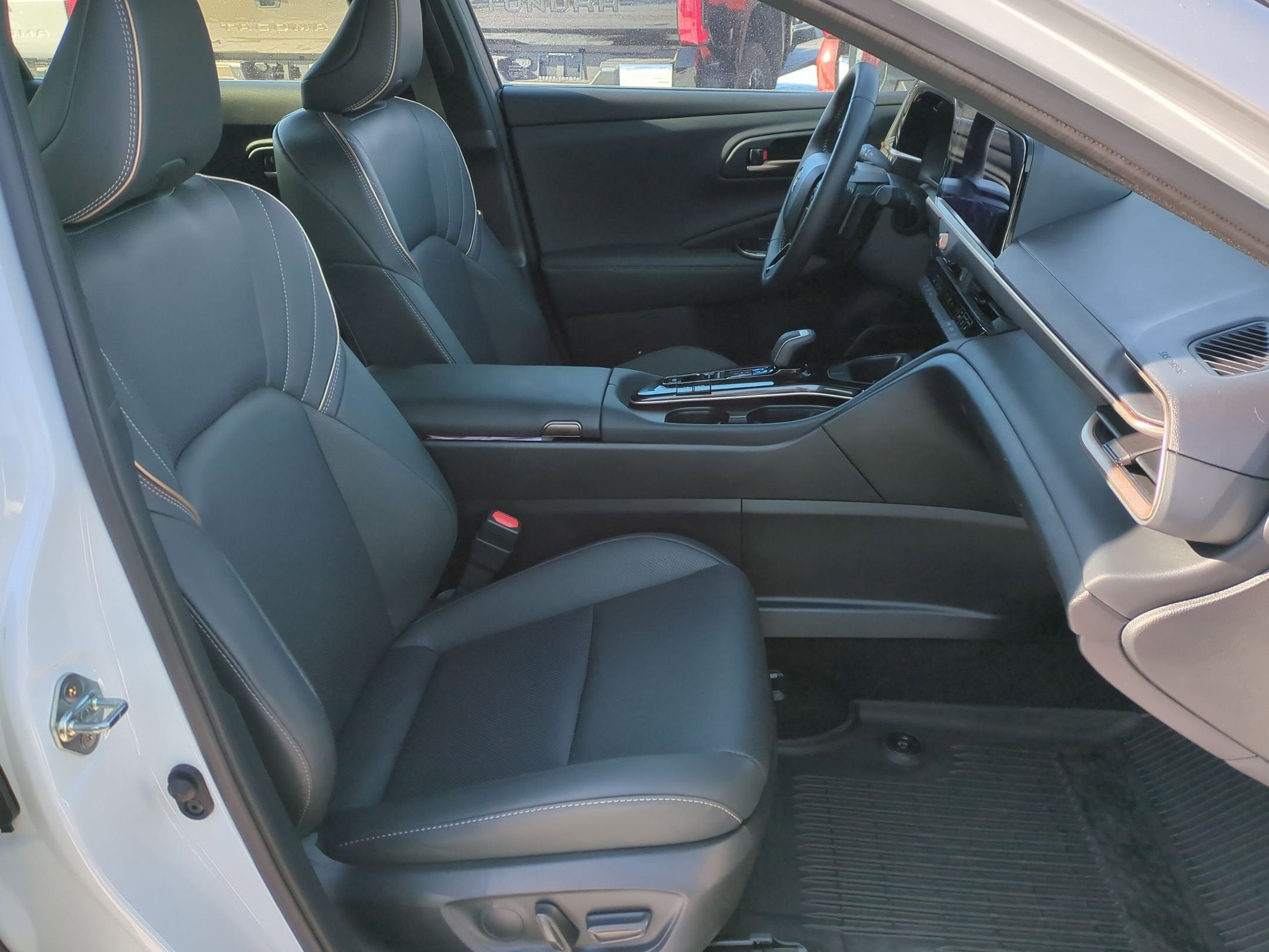 2025 Toyota Crown Signia Base