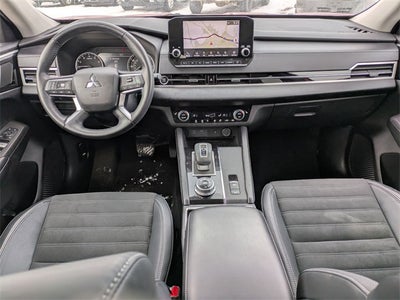 2022 Mitsubishi Outlander SE