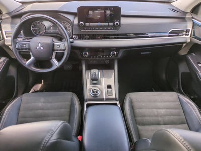 2022 Mitsubishi Outlander SE
