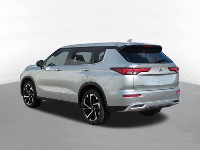 2022 Mitsubishi Outlander SE