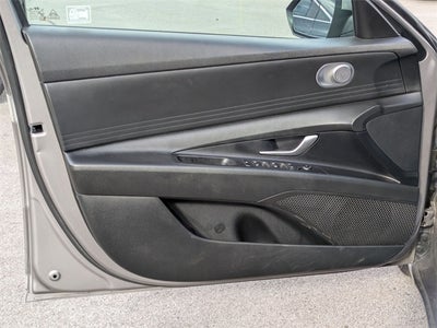 2021 Hyundai Elantra SE