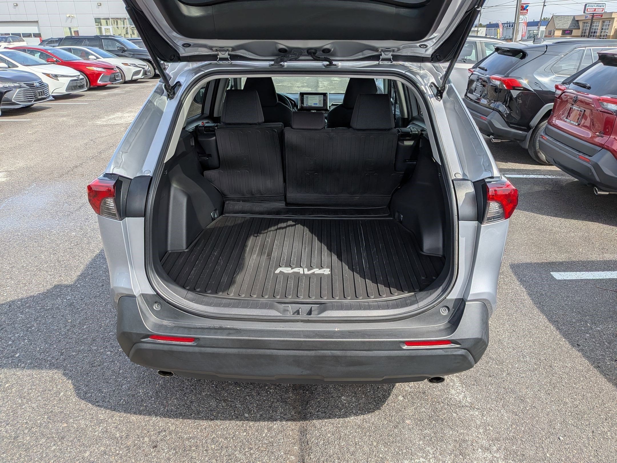 2023 Toyota RAV4 LE