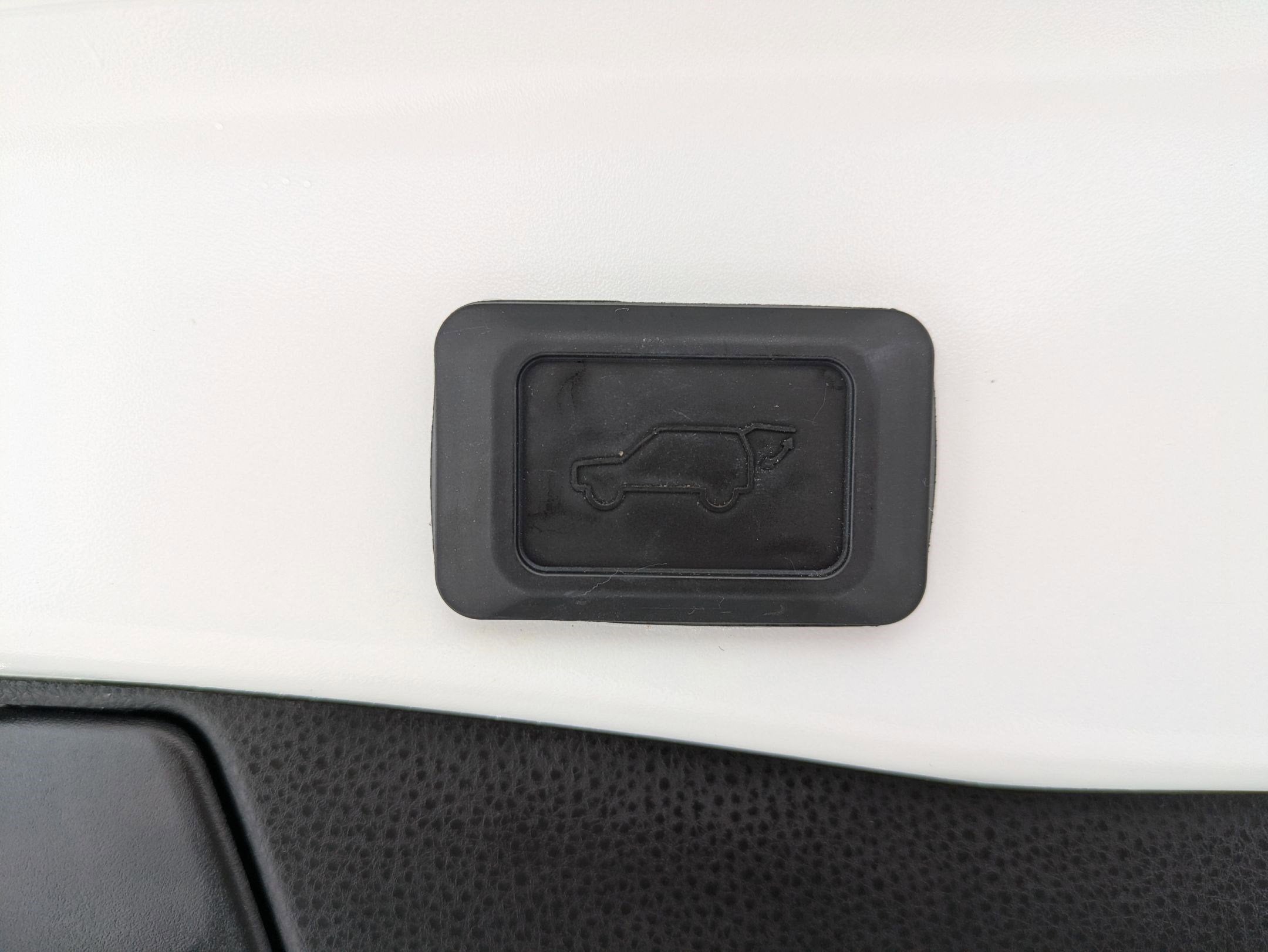 2023 Toyota RAV4 XLE w/ Convenience & Cold Weather Pkg