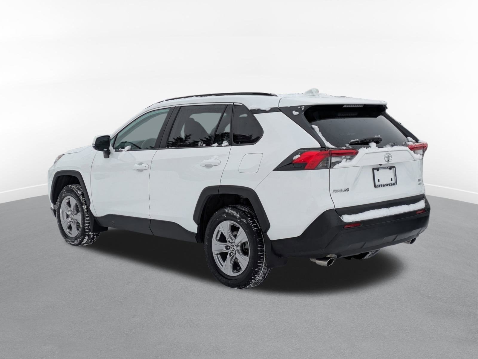 2023 Toyota RAV4 XLE w/ Convenience & Cold Weather Pkg