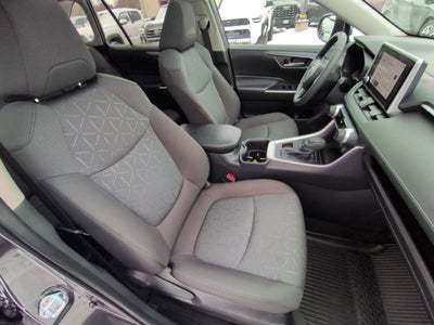 2023 Toyota RAV4 XLE w/ Convenience & Cold Weather Pkg