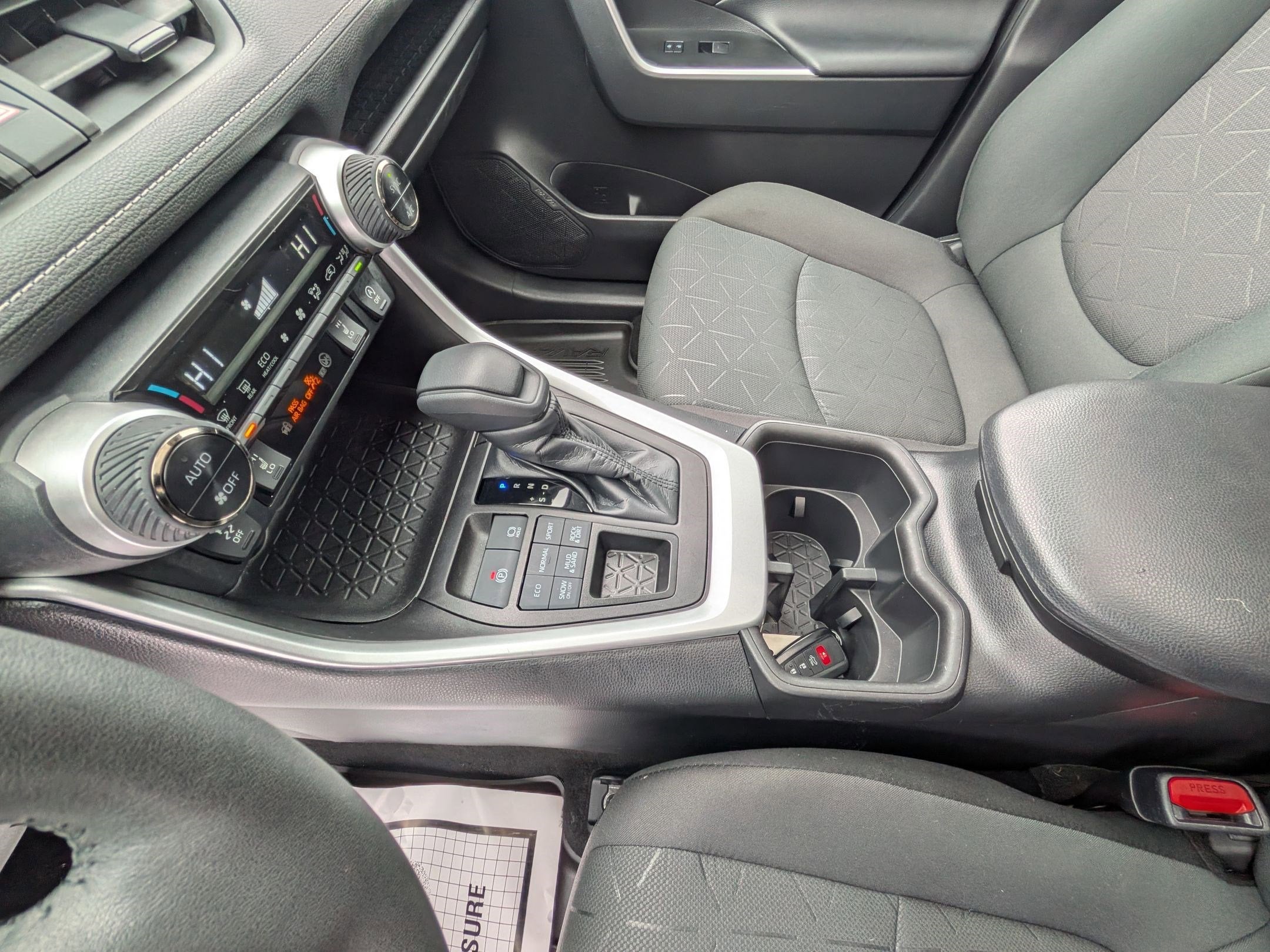 2023 Toyota RAV4 XLE w/ Convenience & Cold Weather Pkg