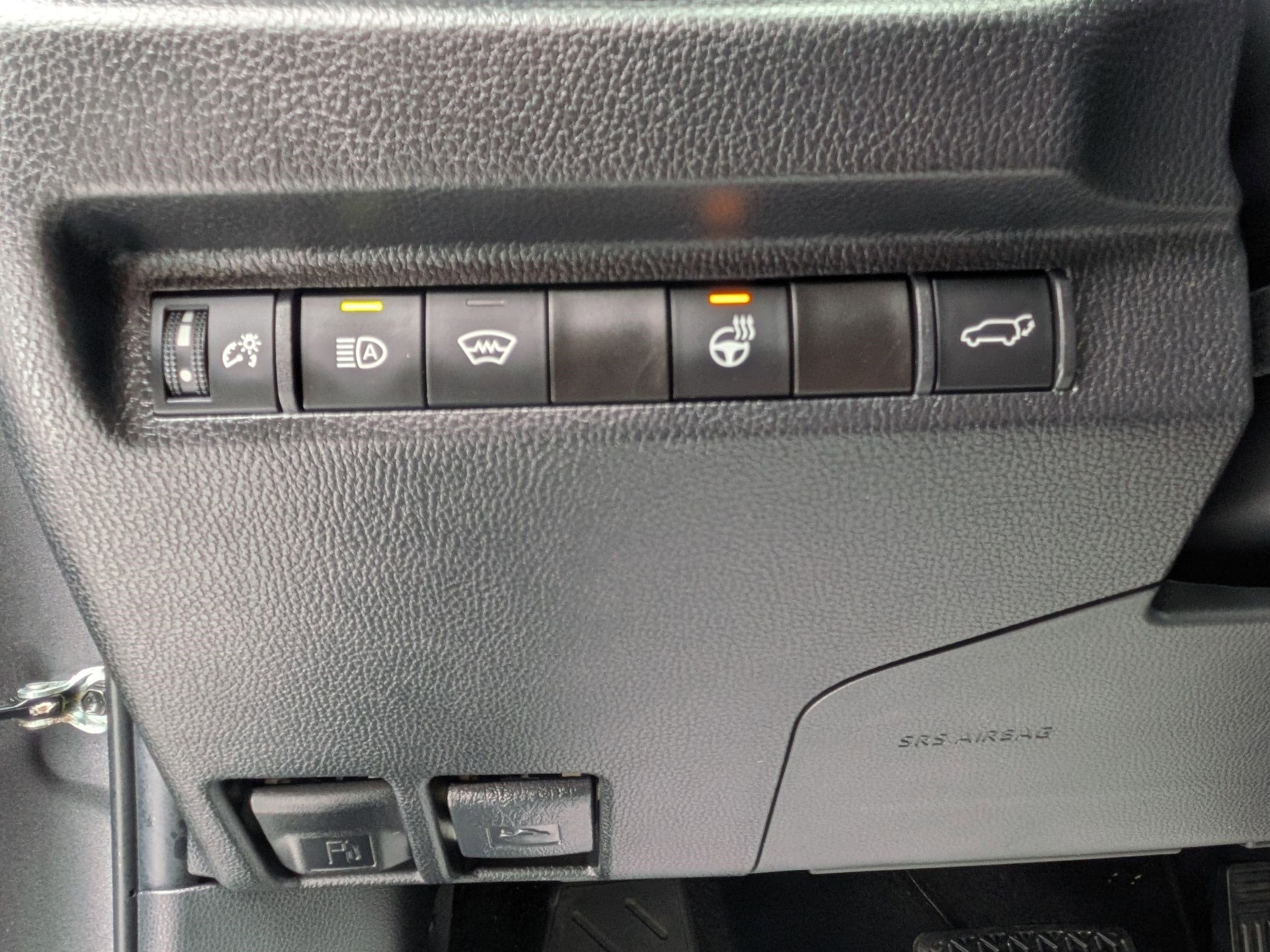 2023 Toyota RAV4 XLE w/ Convenience & Cold Weather Pkg